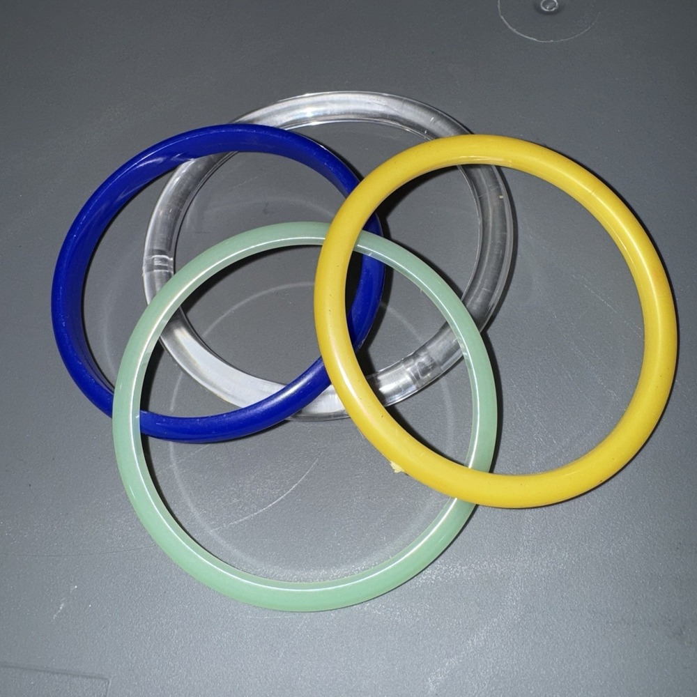 Vintage Jewelry LOT LUCITE RESIN PLASTIC Multicolored Stackable Bangles 1960's‎